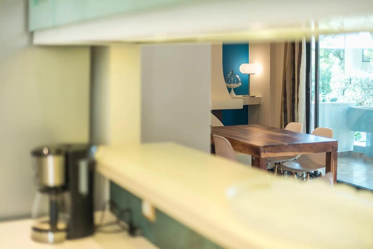 Glyfada Glass-Walled Designed Apt Атина Екстериор снимка