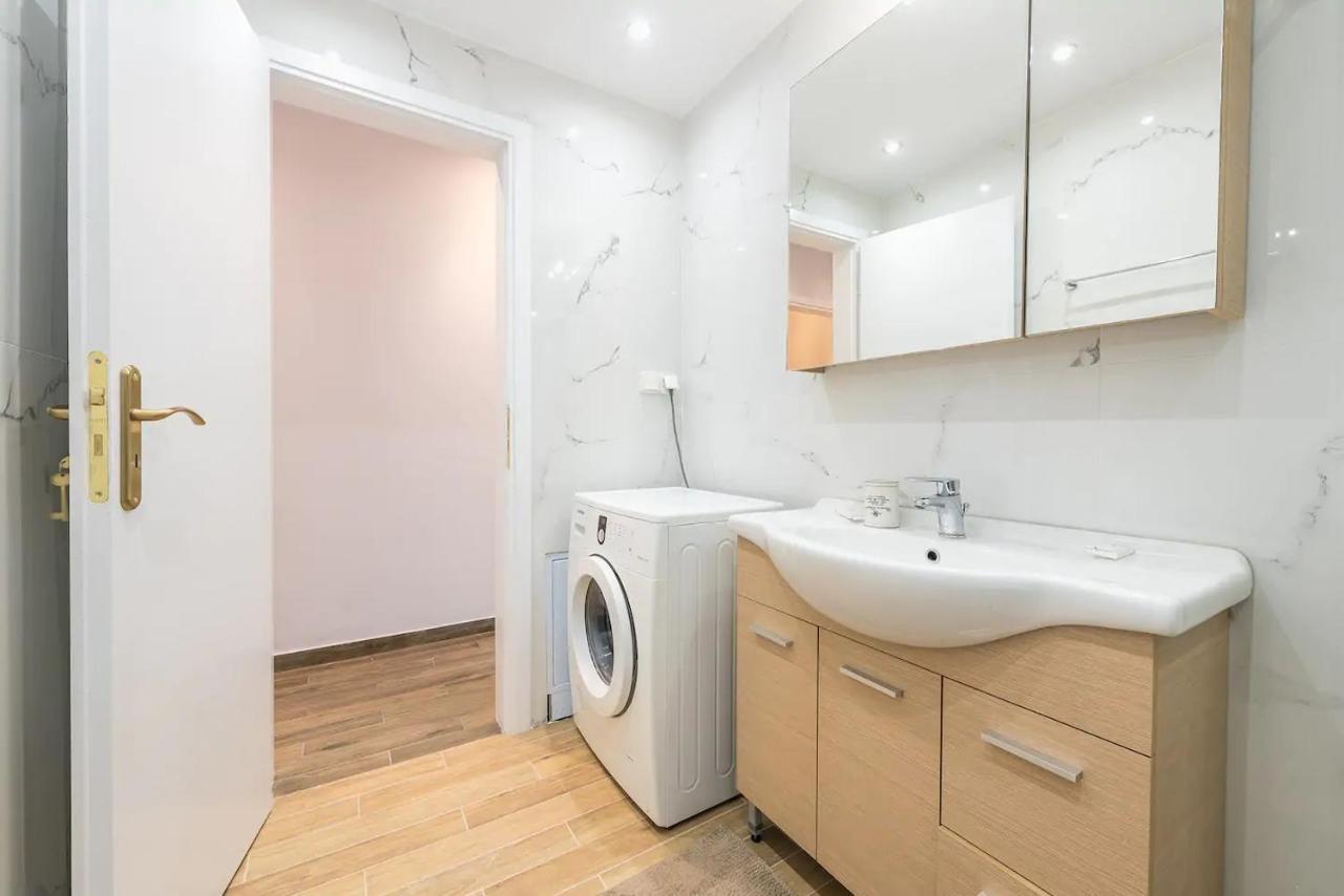 Glyfada Glass-Walled Designed Apt Атина Екстериор снимка